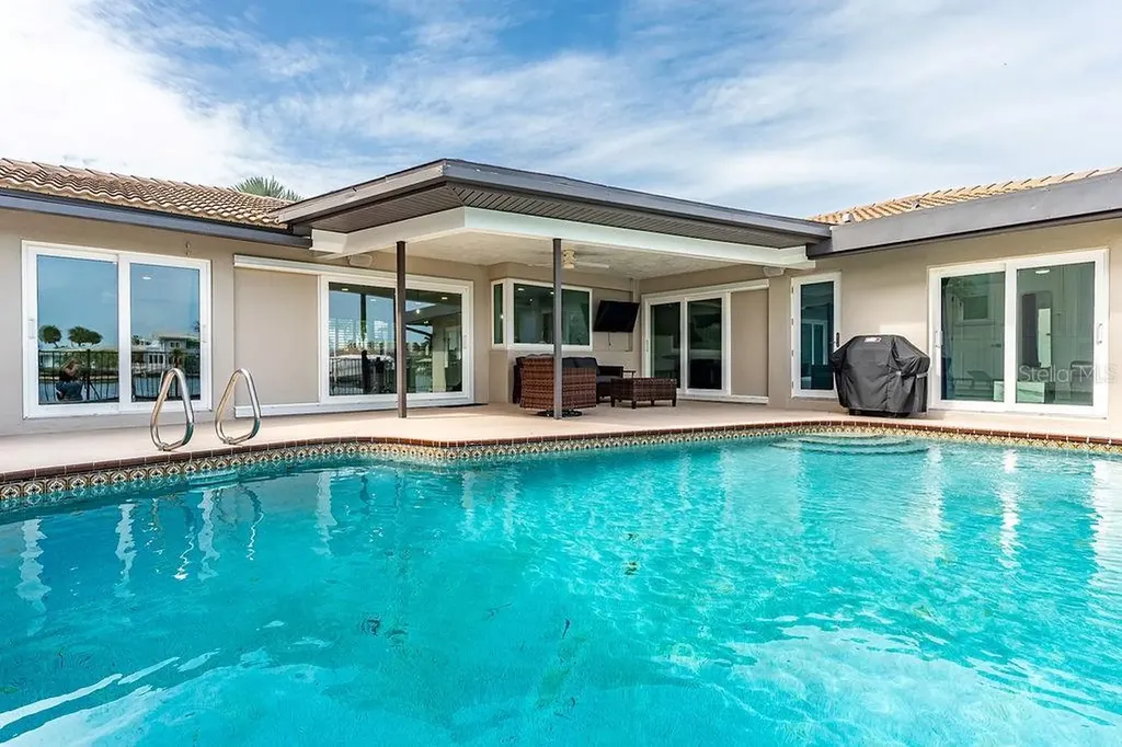 340 Palm Island NE Clearwater Beach FL 33767