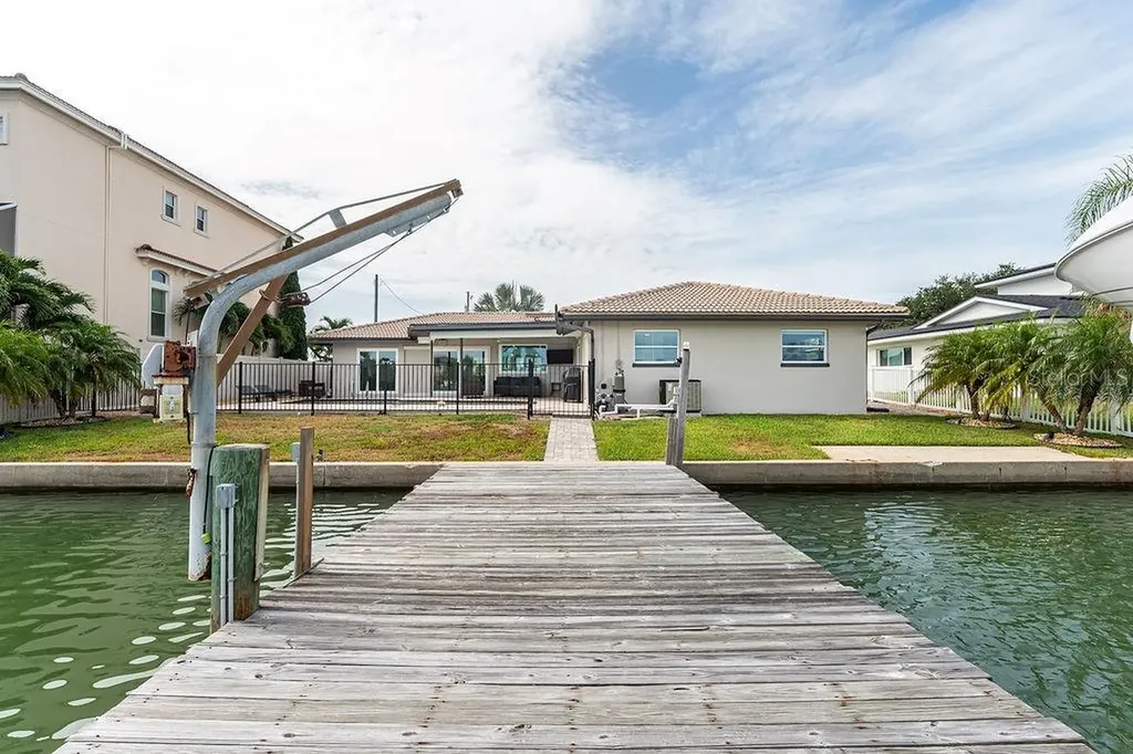 340 Palm Island NE Clearwater Beach FL 33767