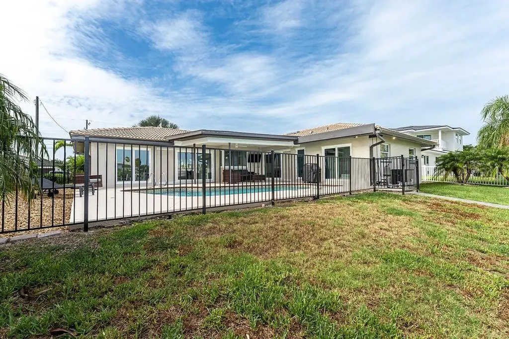 340 Palm Island NE Clearwater Beach FL 33767