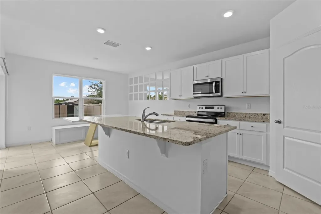 1264 Cascades Avenue Davenport FL 33837