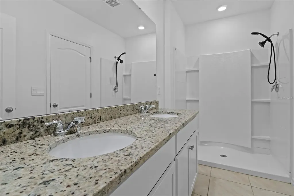 1264 Cascades Avenue Davenport FL 33837