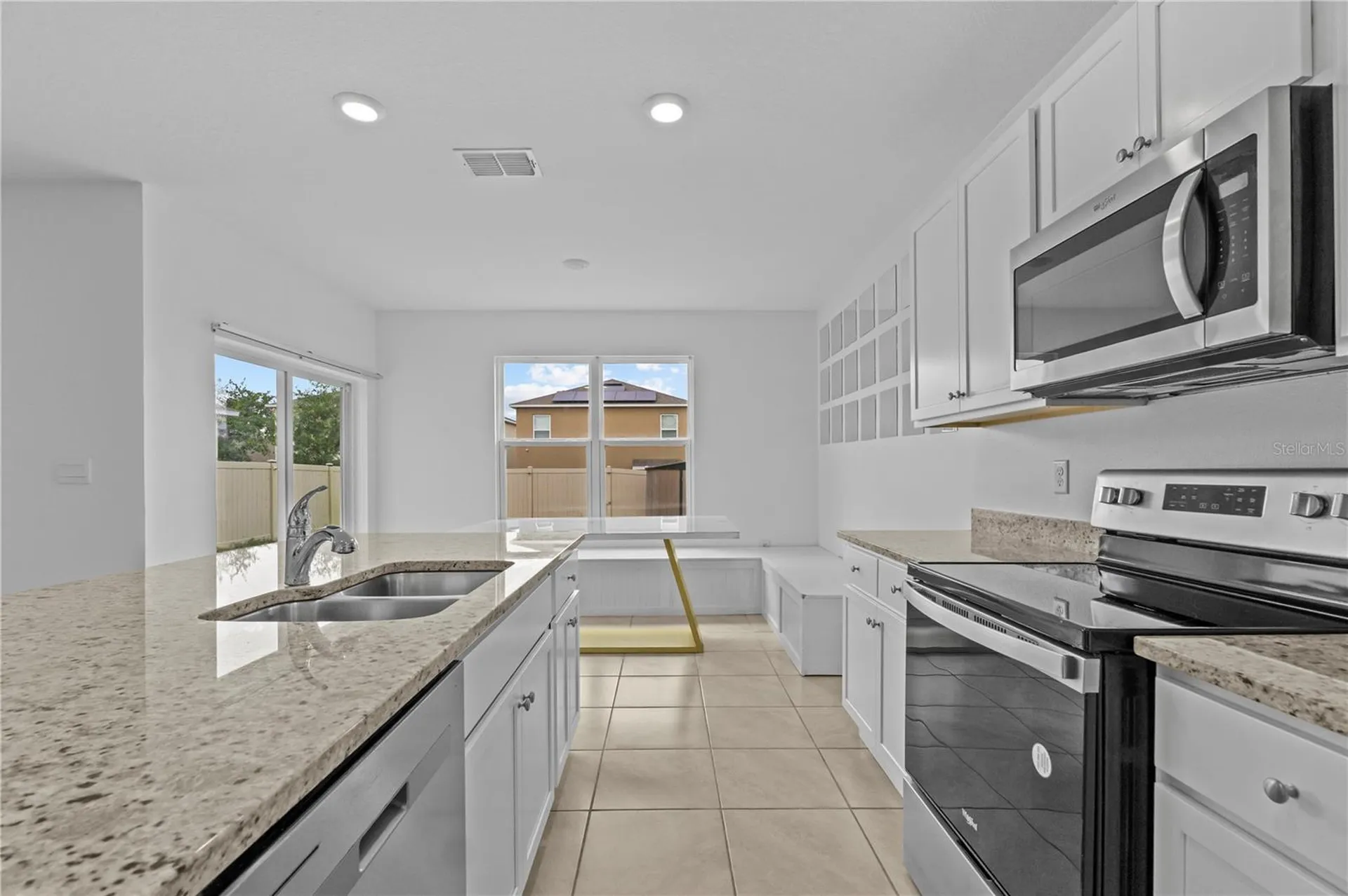 1264 Cascades Avenue Davenport FL 33837