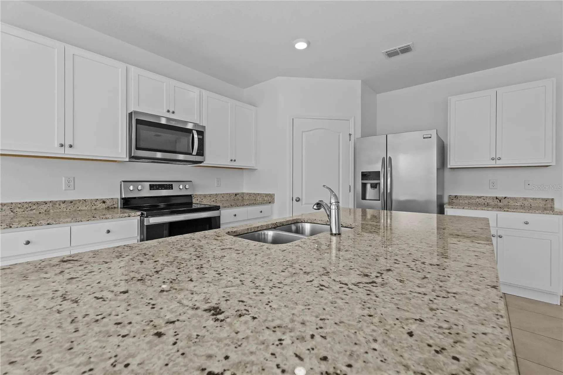 1264 Cascades Avenue Davenport FL 33837