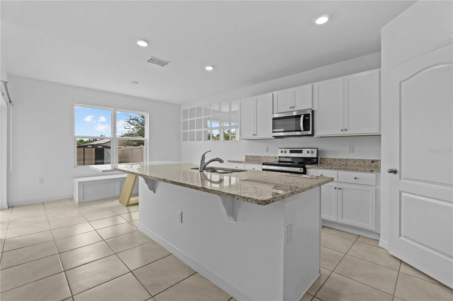 1264 Cascades Avenue Davenport FL 33837