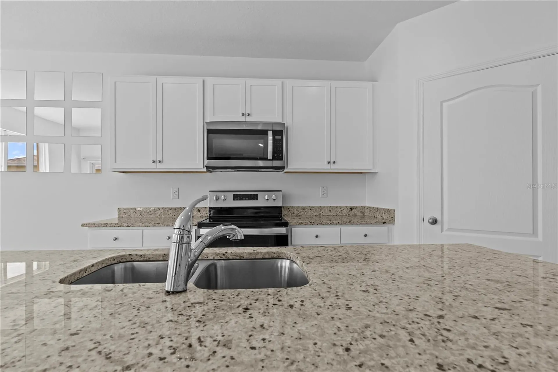 1264 Cascades Avenue Davenport FL 33837