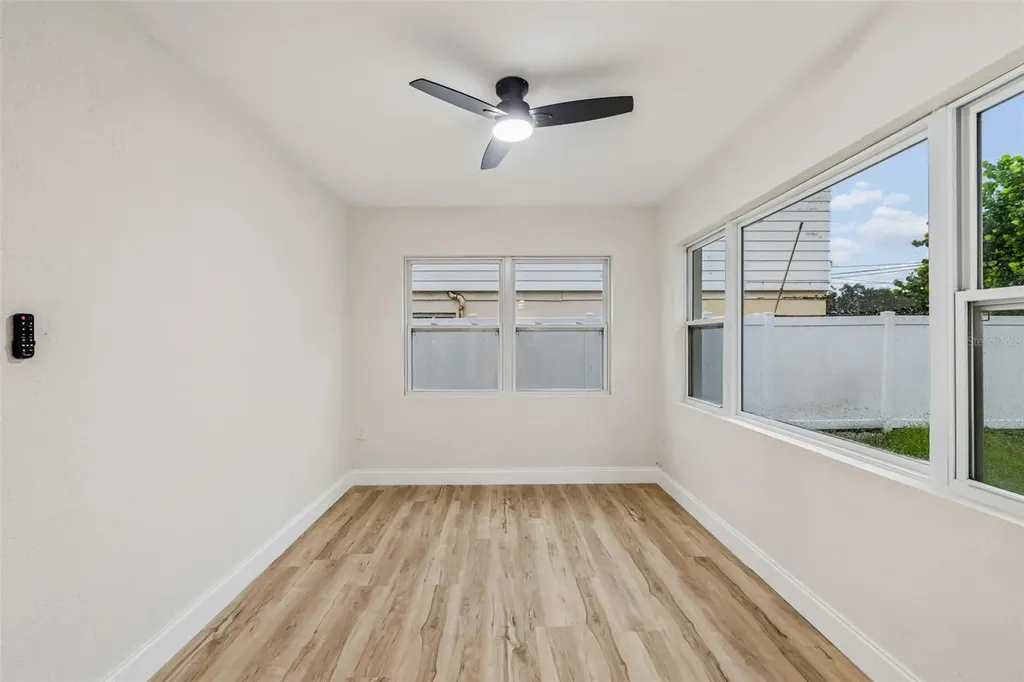 6781 33rd Avenue N St Petersburg FL 33710