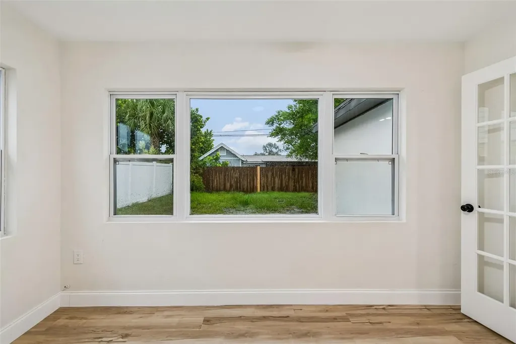 6781 33rd Avenue N St Petersburg FL 33710