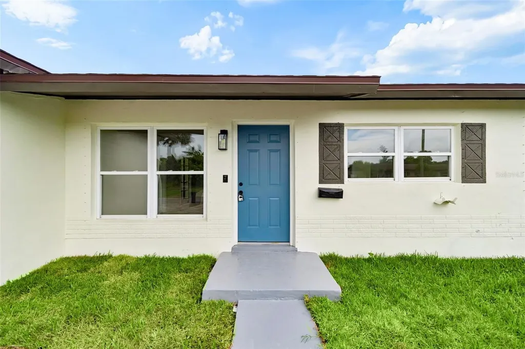 6781 33rd Avenue N St Petersburg FL 33710