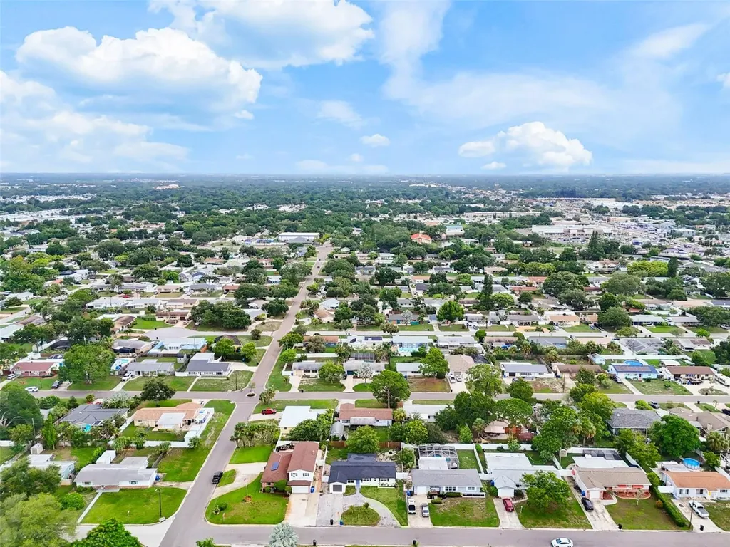 6781 33rd Avenue N St Petersburg FL 33710
