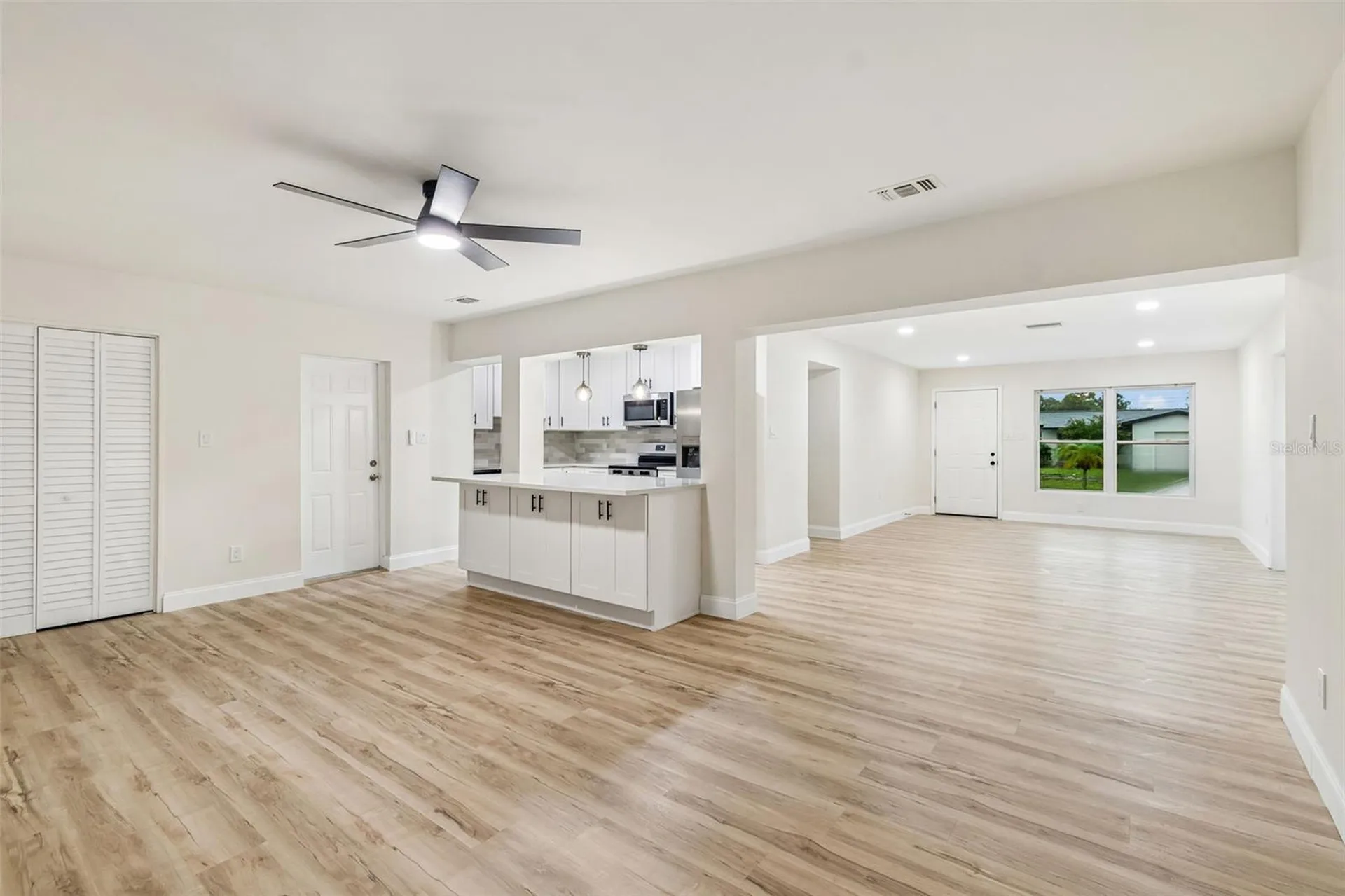 6781 33rd Avenue N St Petersburg FL 33710