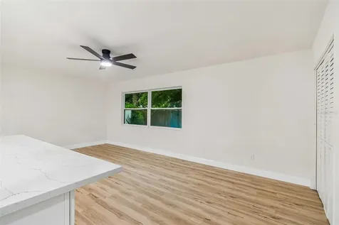 6781 33rd Avenue N St Petersburg FL 33710