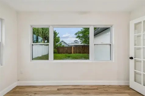 6781 33rd Avenue N St Petersburg FL 33710