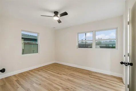6781 33rd Avenue N St Petersburg FL 33710