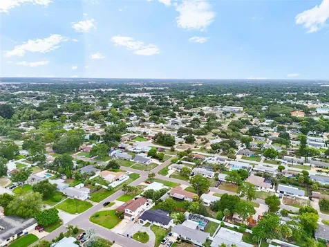 6781 33rd Avenue N St Petersburg FL 33710