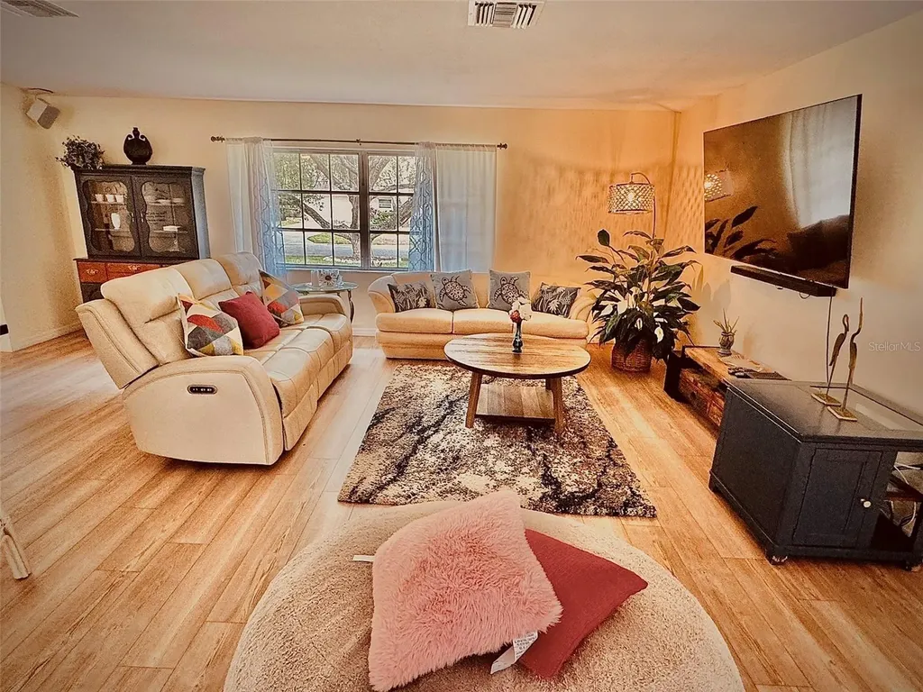 764 Forest Glen Road Clearwater FL 33765