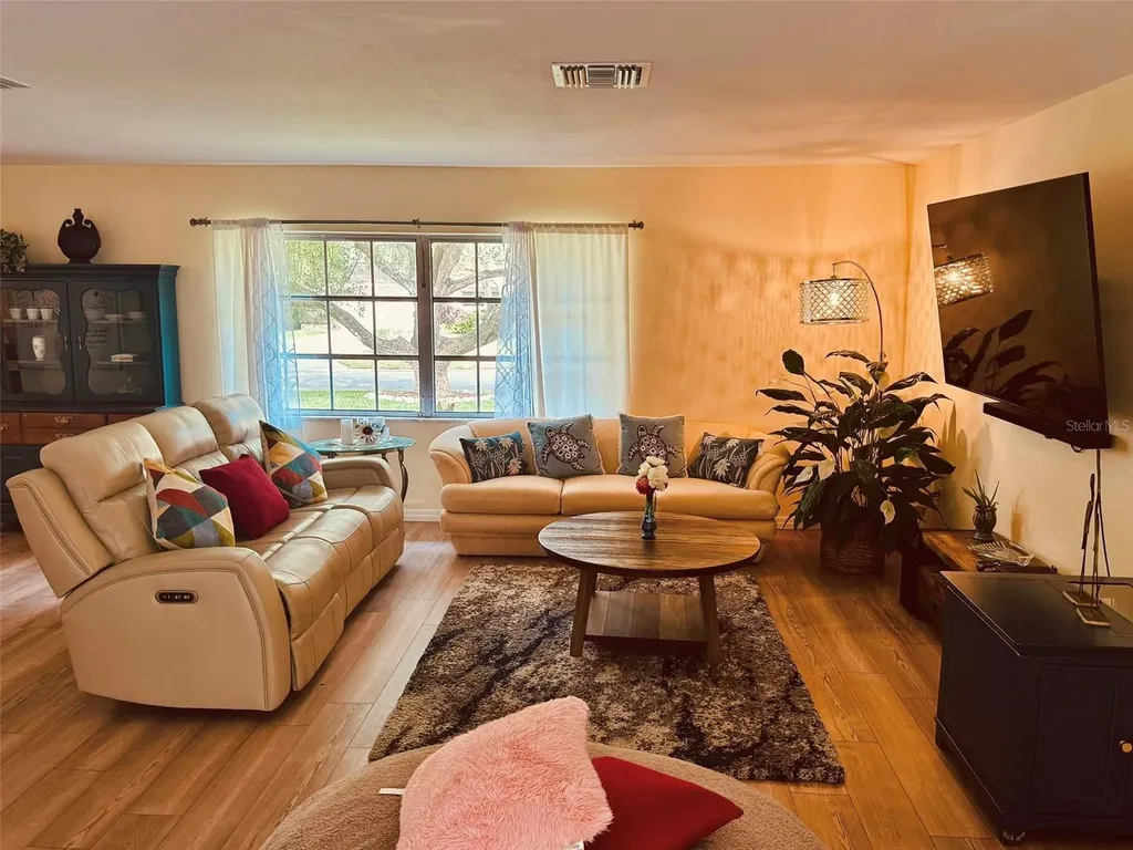 764 Forest Glen Road Clearwater FL 33765