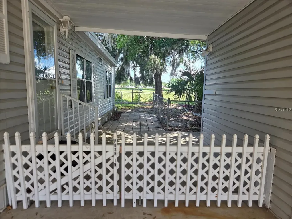 3224 Manatee Road Tavares FL 32778