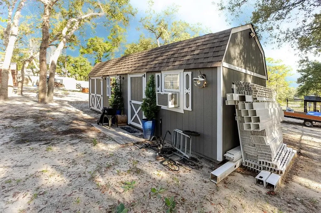 11083 Maybird Avenue Weeki Wachee FL 34613
