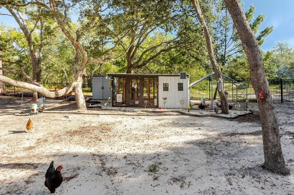 11083 Maybird Avenue Weeki Wachee FL 34613