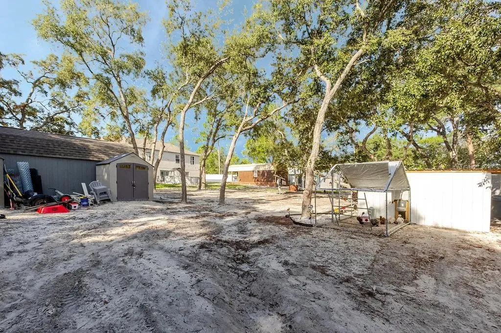 11083 Maybird Avenue Weeki Wachee FL 34613