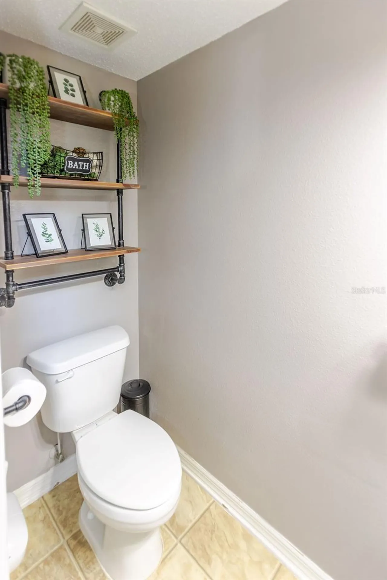 11083 Maybird Avenue Weeki Wachee FL 34613