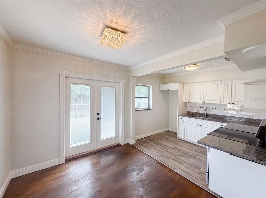 6129 5th Avenue N St Petersburg FL 33710