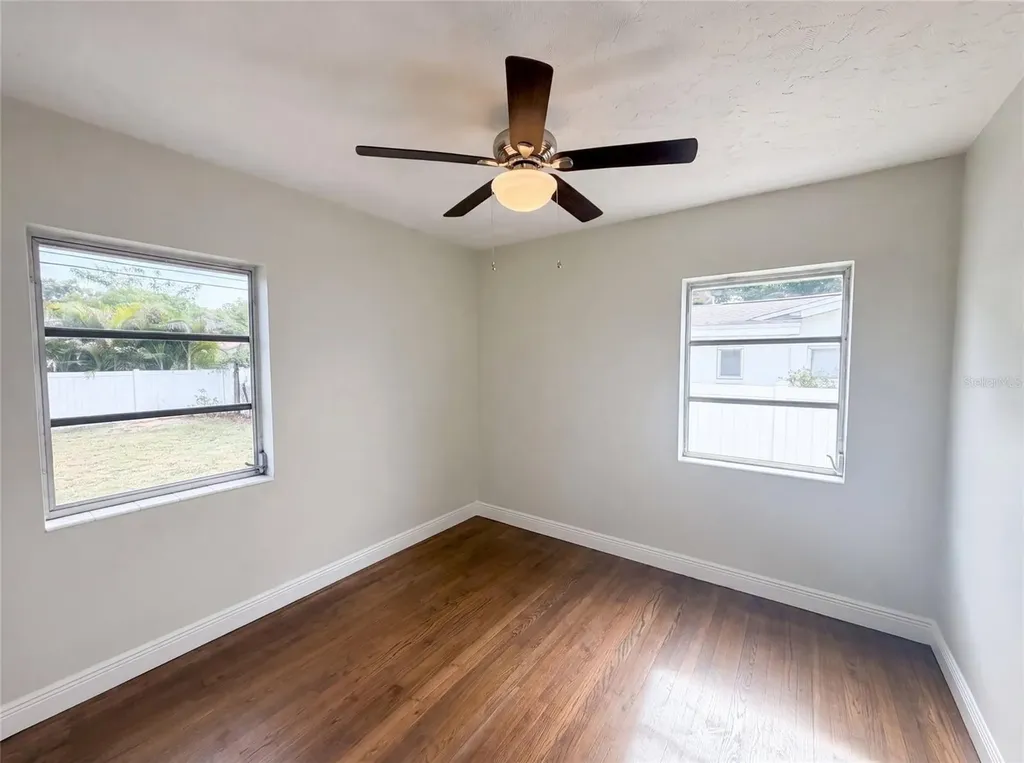 6129 5th Avenue N St Petersburg FL 33710
