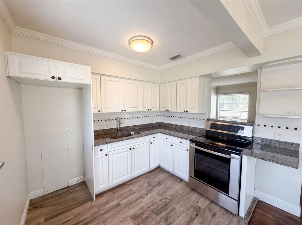 6129 5th Avenue N St Petersburg FL 33710