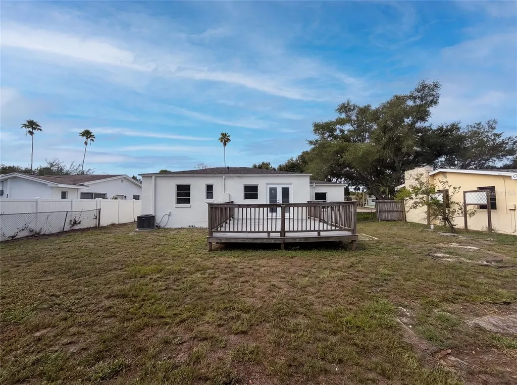 6129 5th Avenue N St Petersburg FL 33710