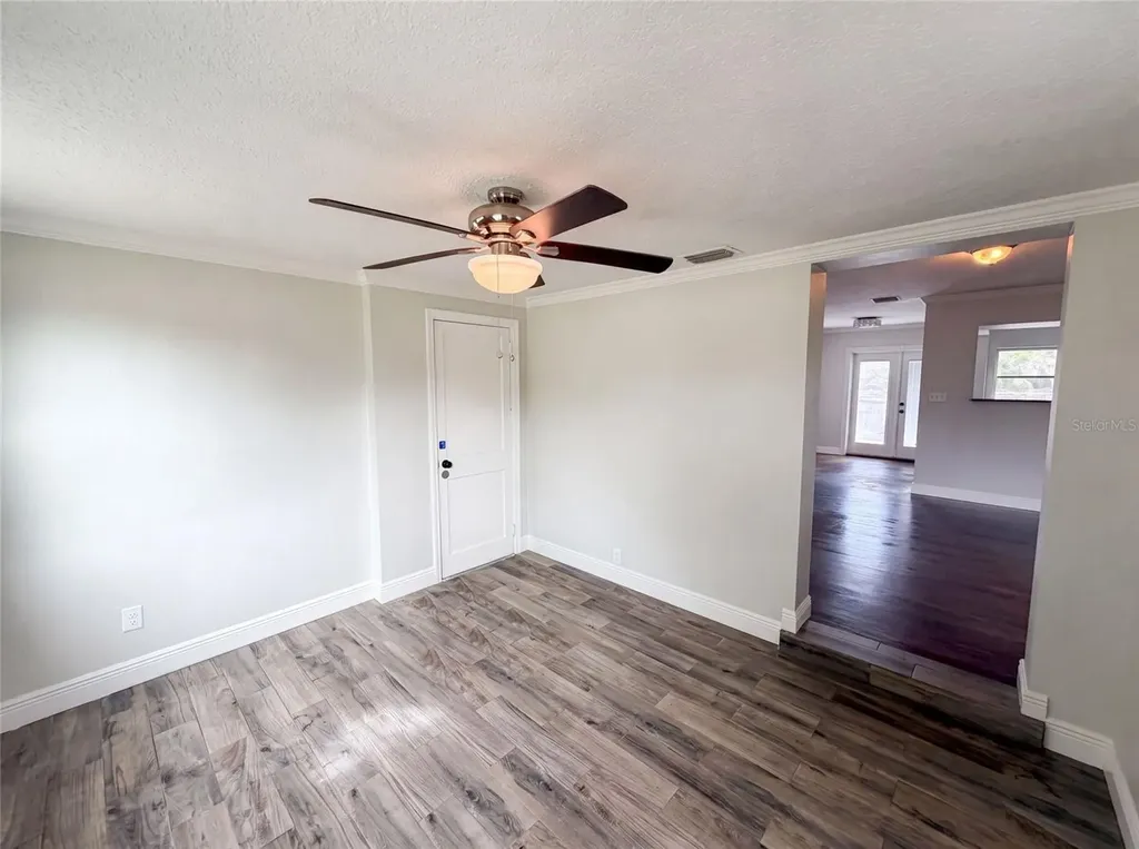 6129 5th Avenue N St Petersburg FL 33710