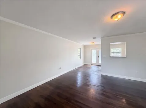 6129 5th Avenue N St Petersburg FL 33710