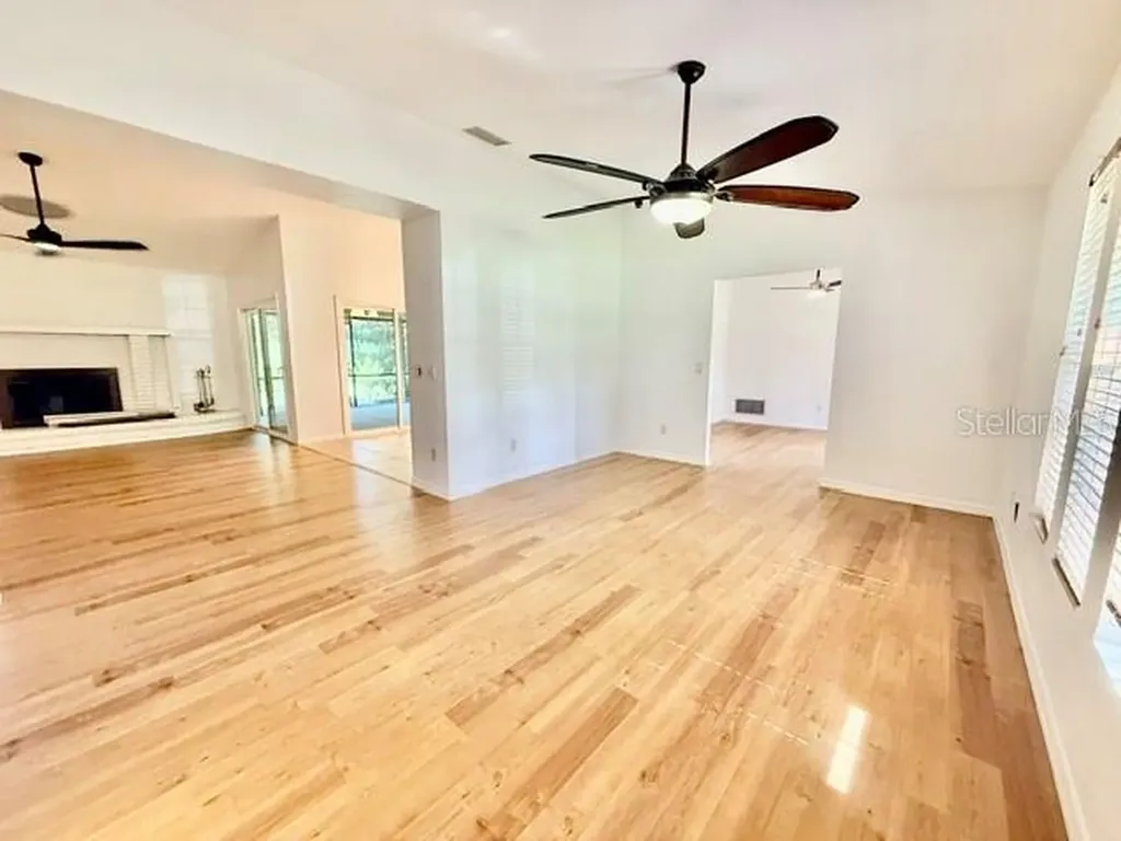 860 N Kansas Avenue Deland FL 32724