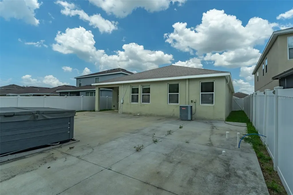 12152 Ledbury Commons Drive Gibsonton FL 33534