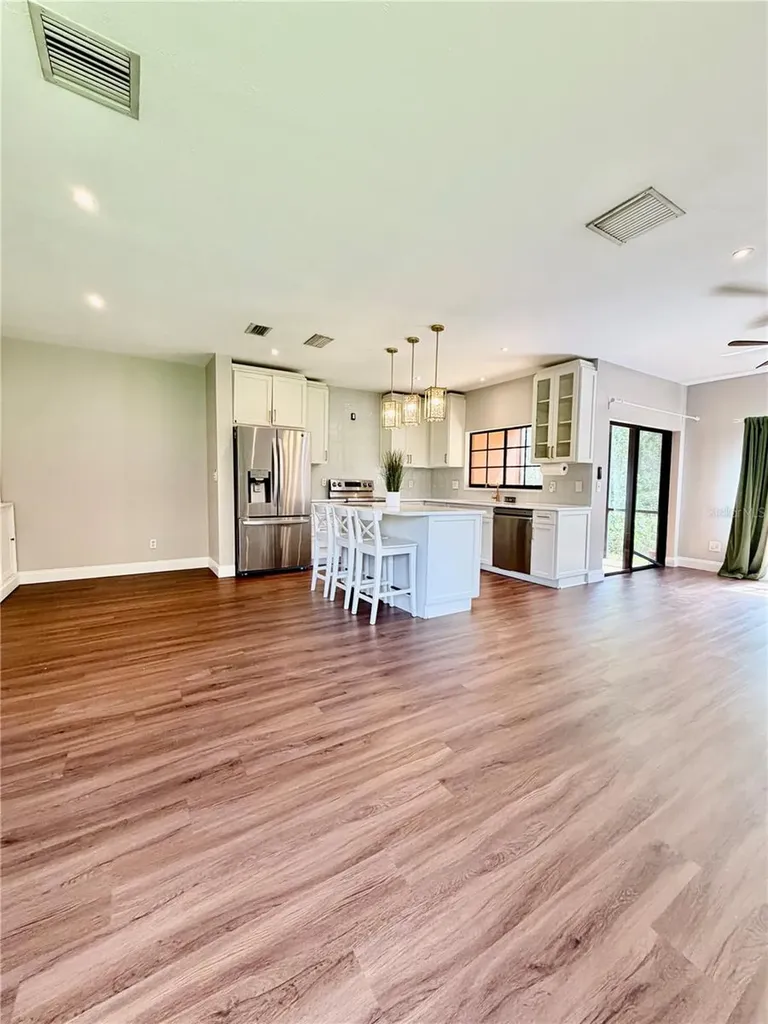 1050 Blackwater Drive Wesley Chapel FL 33543