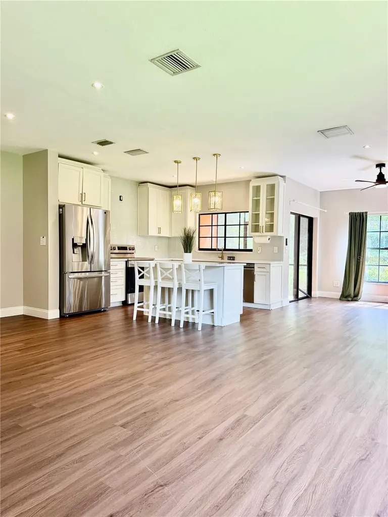 1050 Blackwater Drive Wesley Chapel FL 33543