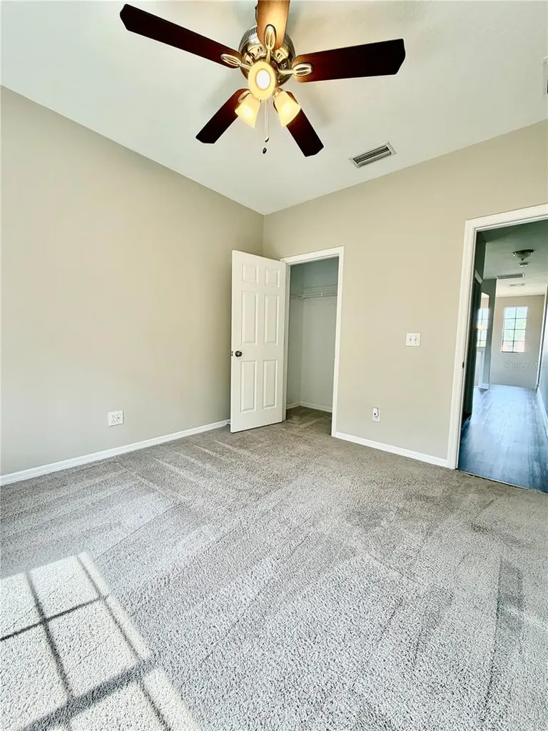 1050 Blackwater Drive Wesley Chapel FL 33543