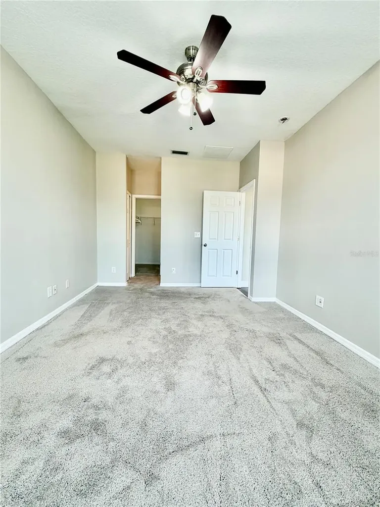1050 Blackwater Drive Wesley Chapel FL 33543