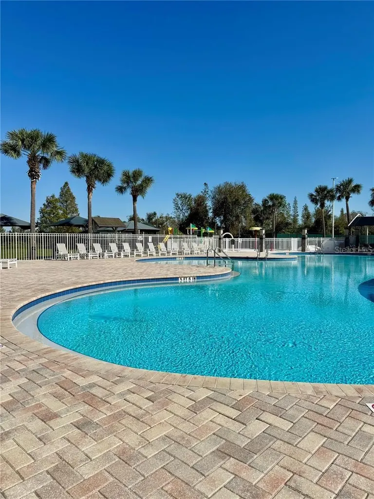1050 Blackwater Drive Wesley Chapel FL 33543