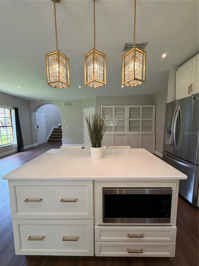 1050 Blackwater Drive Wesley Chapel FL 33543