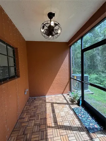 1050 Blackwater Drive Wesley Chapel FL 33543