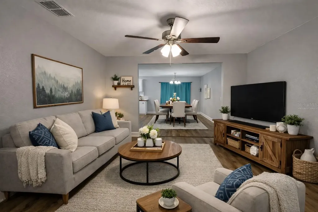 739 Center Street Waverly FL 33877