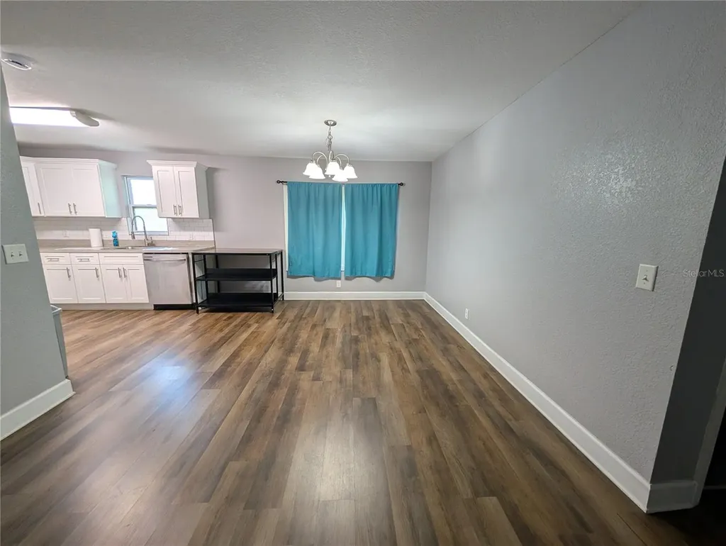 739 Center Street Waverly FL 33877