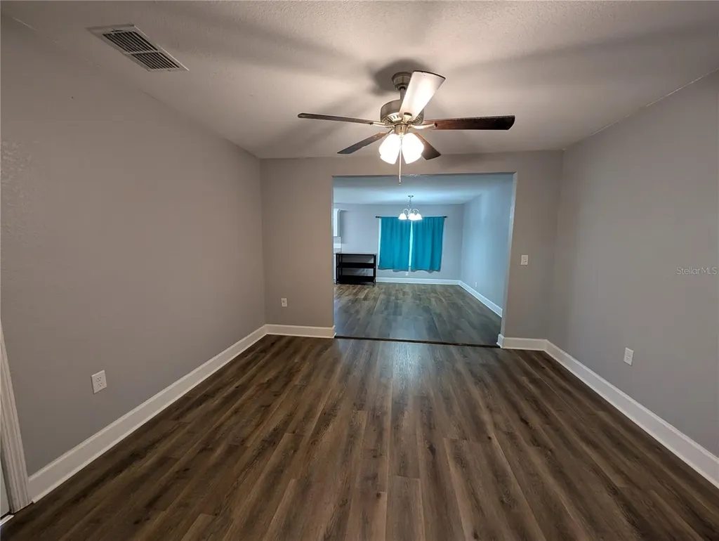 739 Center Street Waverly FL 33877