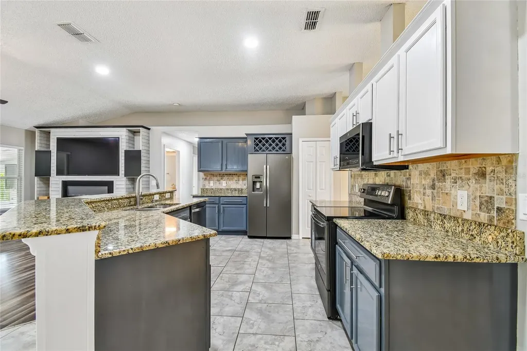 1965 Alameda Drive Deltona FL 32738