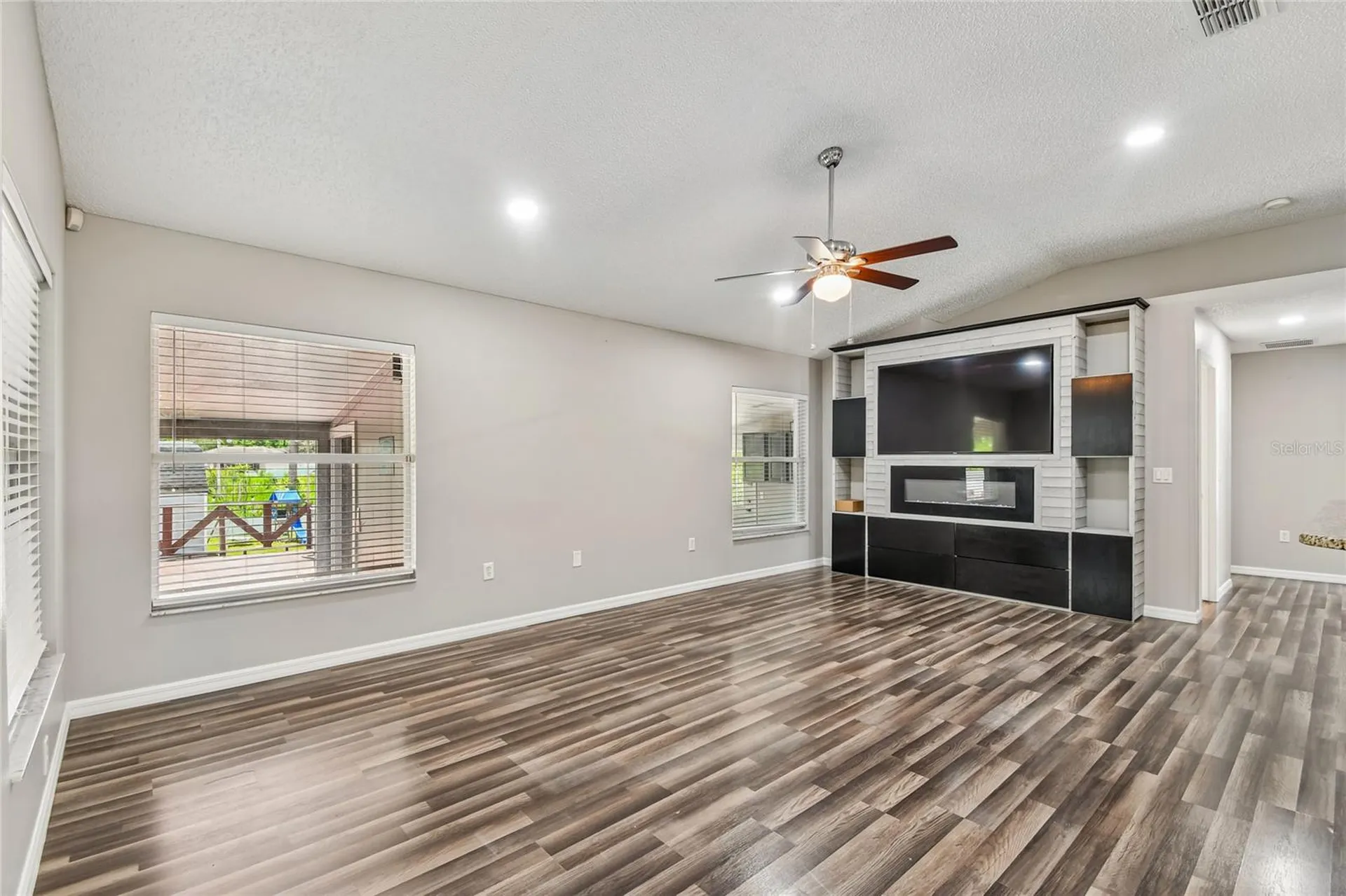 1965 Alameda Drive Deltona FL 32738