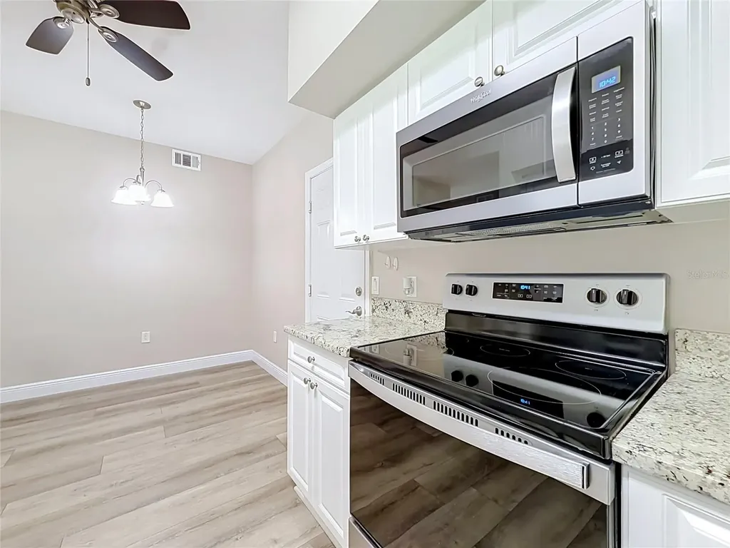 5281 Bowline Court Oxford FL 34484