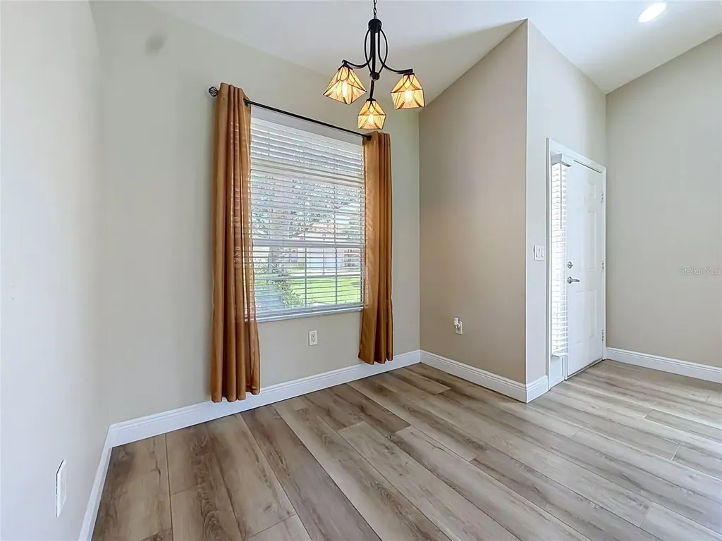 5281 Bowline Court Oxford FL 34484
