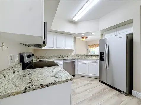 5281 Bowline Court Oxford FL 34484