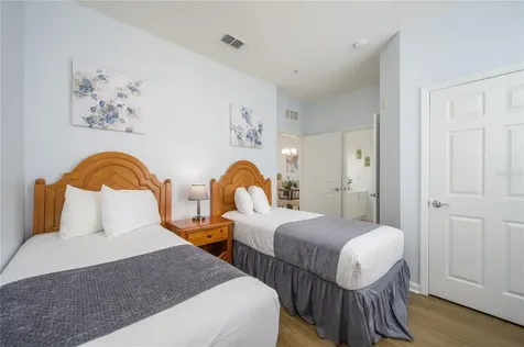 4862 Cayview Avenue Orlando FL 32819