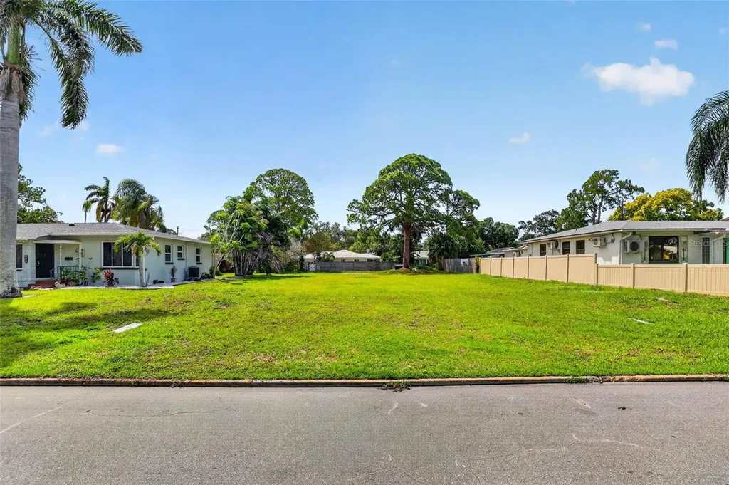 257 Mateo Way NE St Petersburg FL 33704